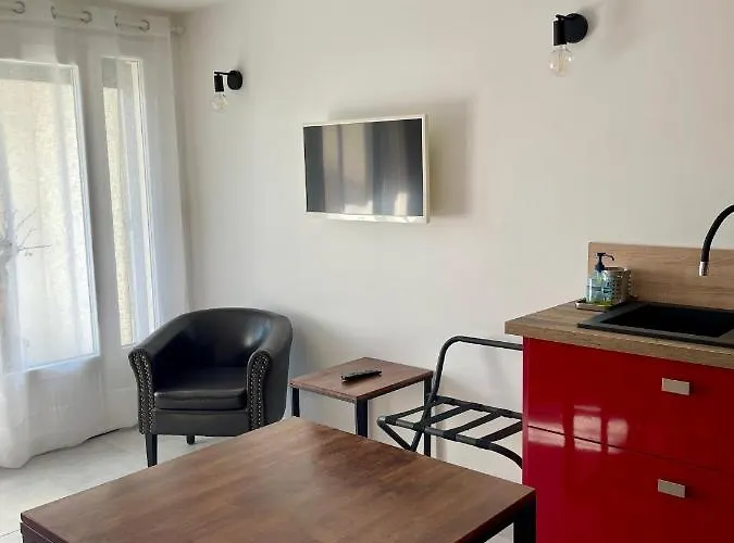 Konukevi Romarine 3*